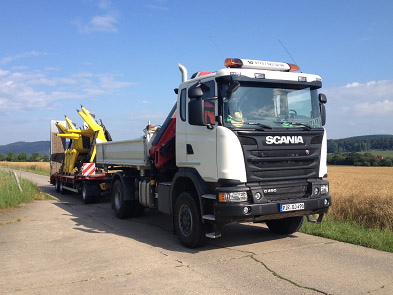 Transportdienstleistungen, Containerdienst, Containervermietung, Bagger, Allradbagger, Schüttgut